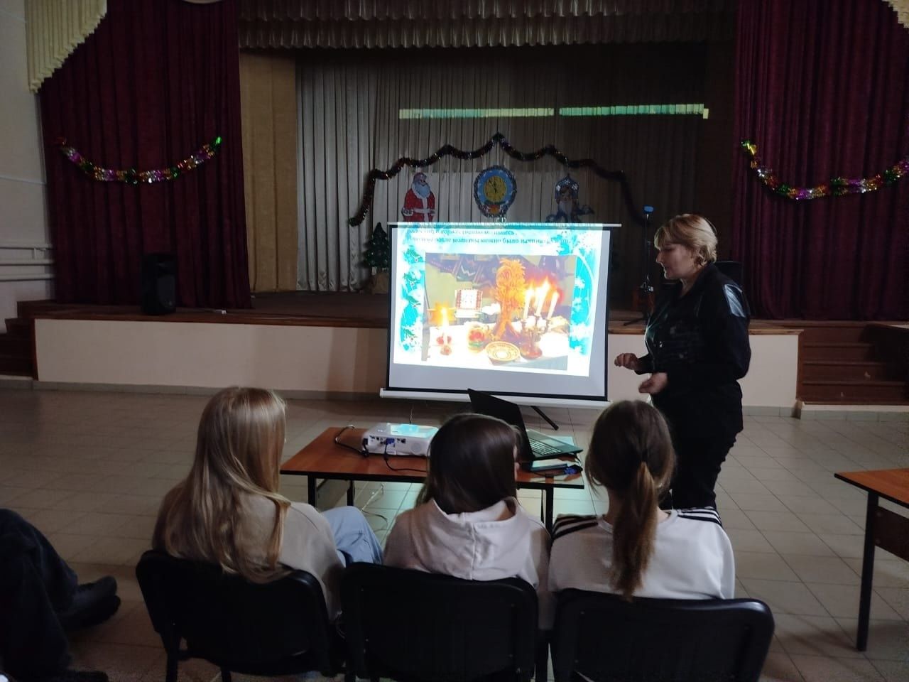 В Куралове в канун Рождества мастерили ангелочков