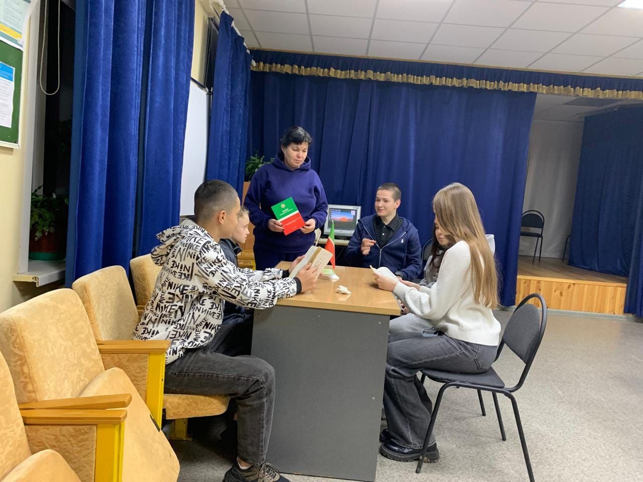 Мәмәтхуҗада Республиканың төп законы белән таныштылар