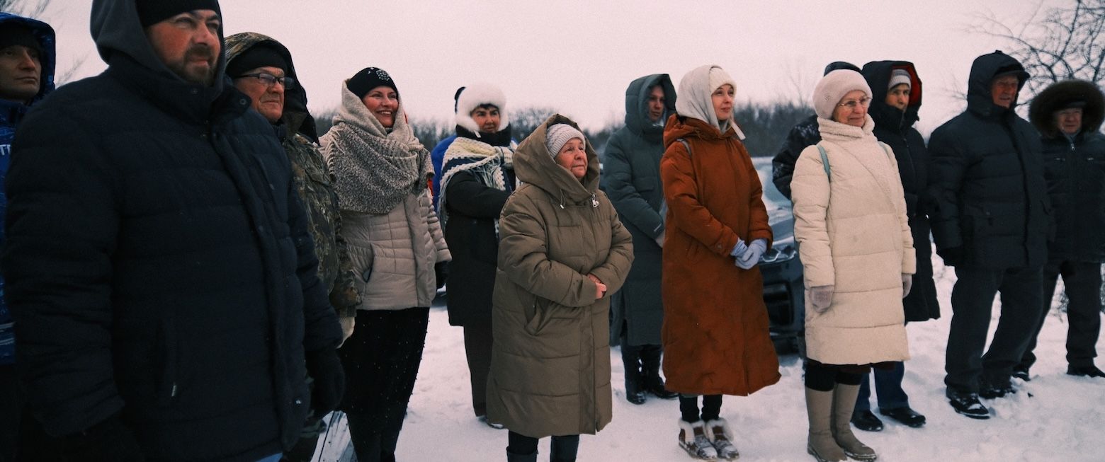 На храм в Тихом Плесе установили новые золочёные кресты