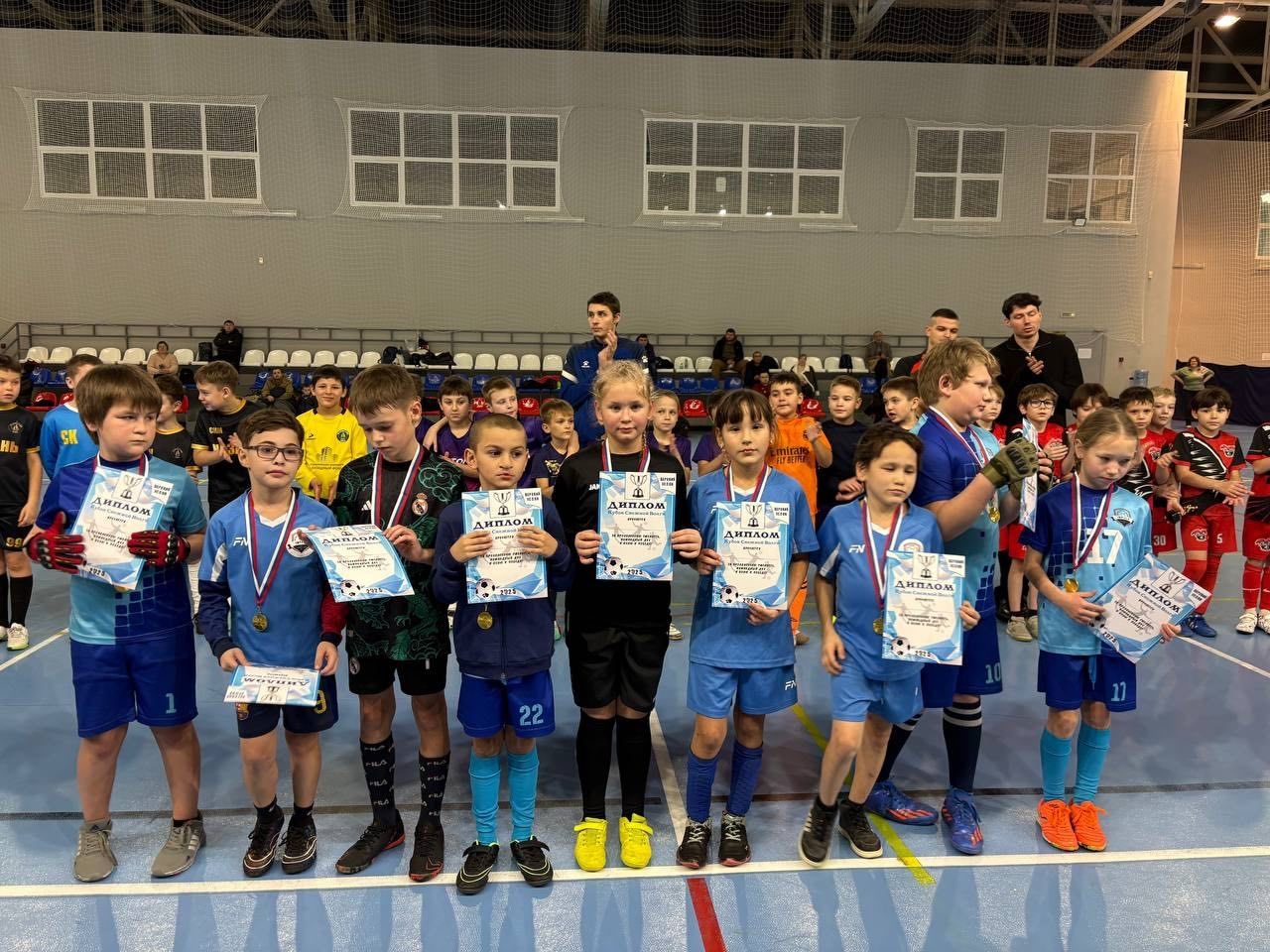 «Кубок снежной Волги»: удачный старт футбольного турнира в Верхнем Услоне