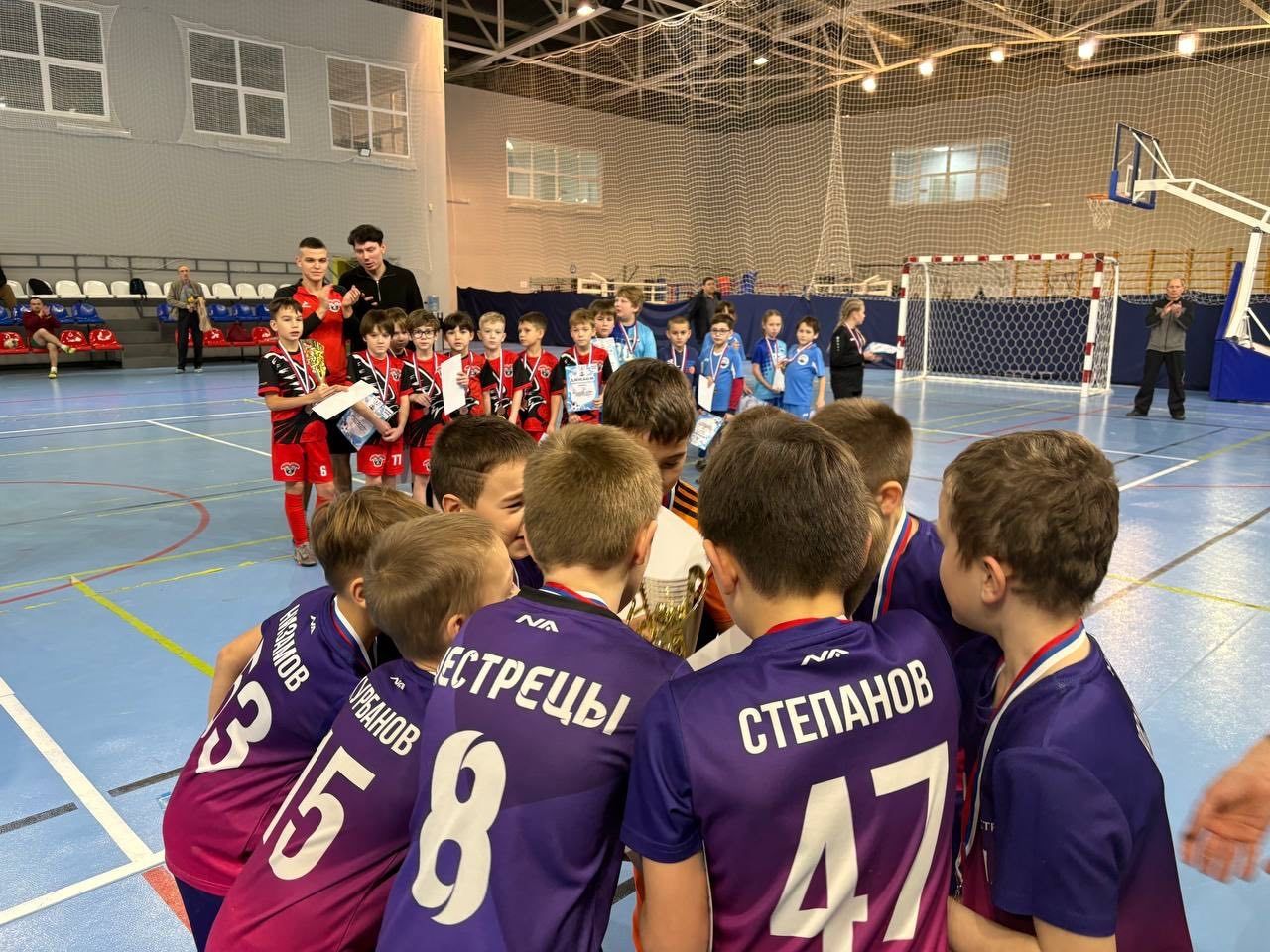 «Кубок снежной Волги»: удачный старт футбольного турнира в Верхнем Услоне