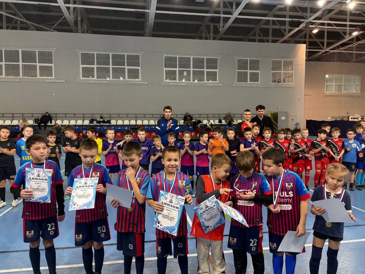 «Кубок снежной Волги»: удачный старт футбольного турнира в Верхнем Услоне