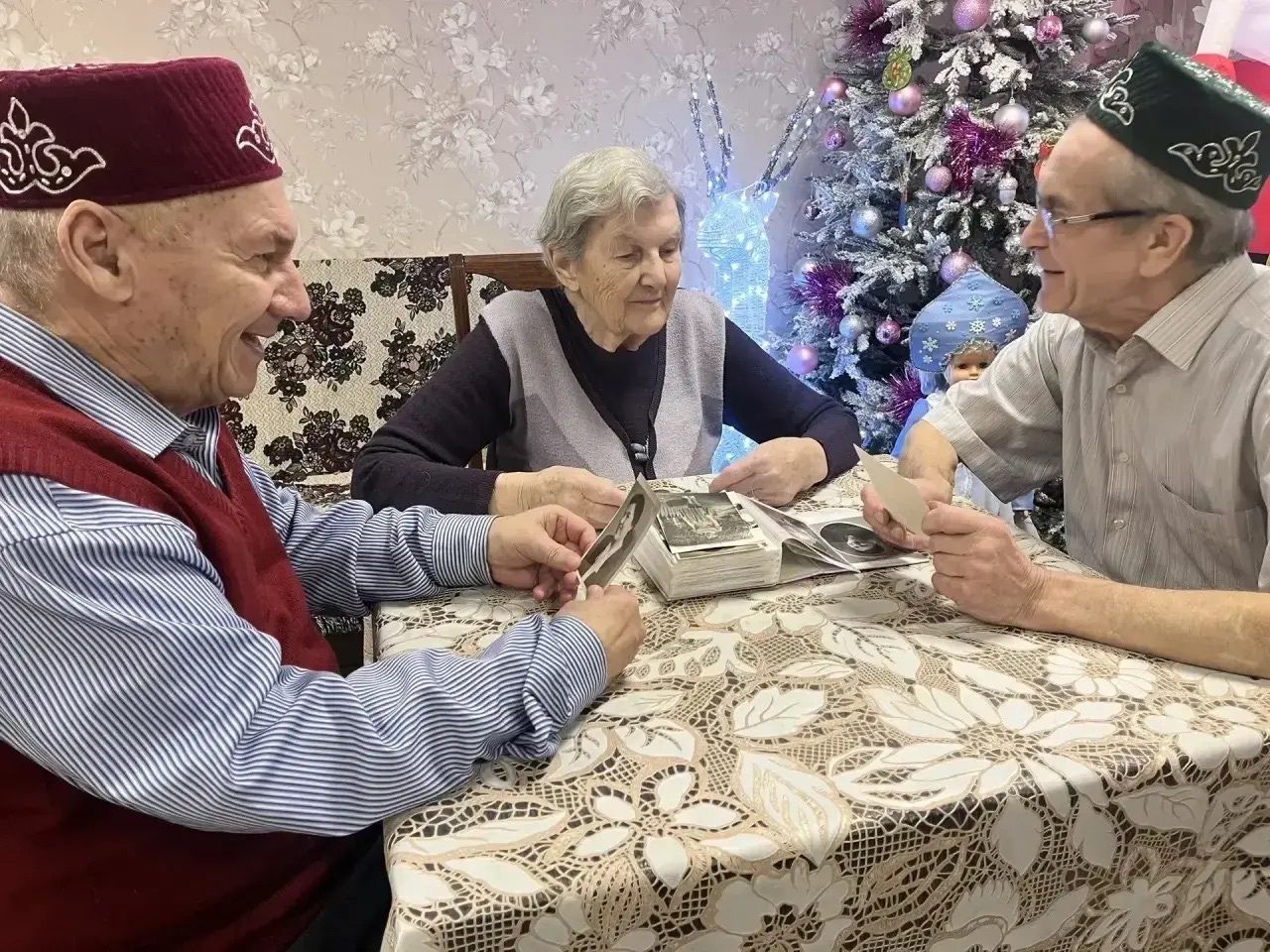 Верхнеуслонский дом-интернат провел день воспоминаний для юбиляра