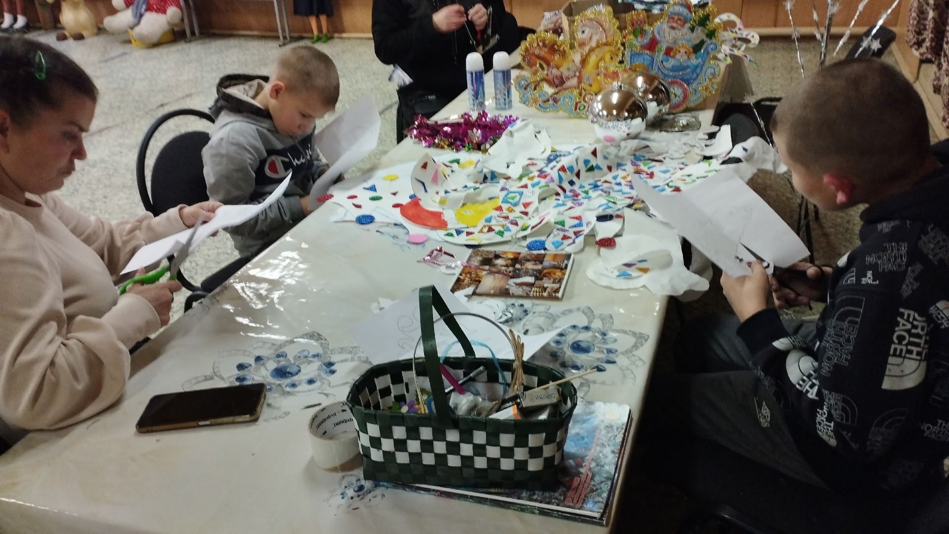 В Ямбулатовском ДК открылась мастерская новогодних поделок