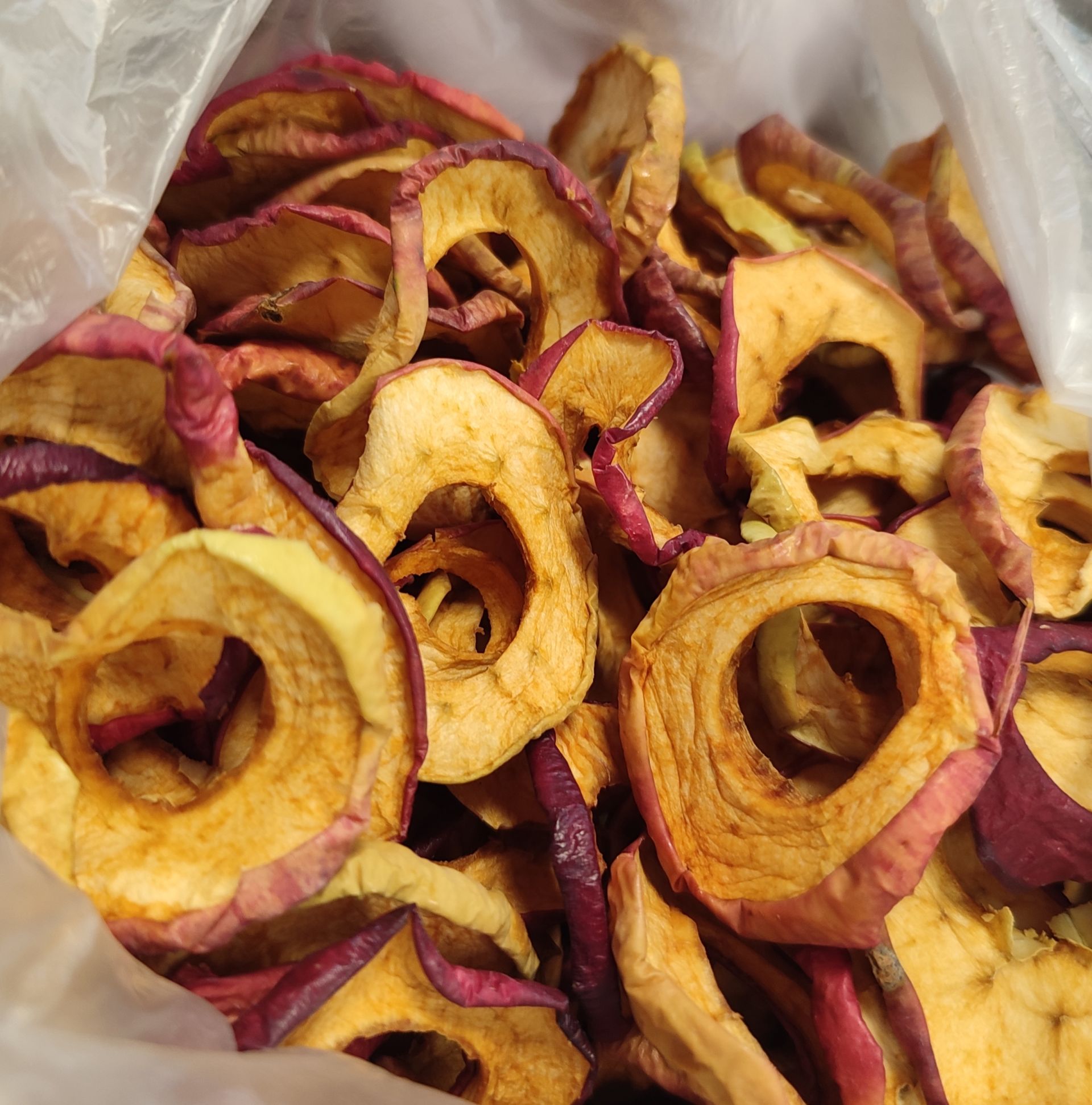 В Соболевском волонтеры готовят чак-чак и травяной чай для бойцов СВО