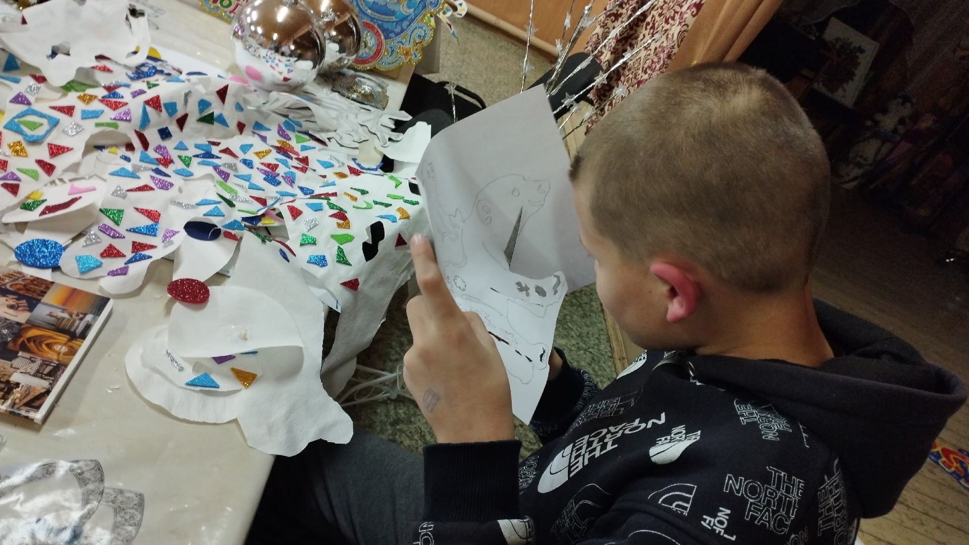 В Ямбулатовском ДК открылась мастерская новогодних поделок