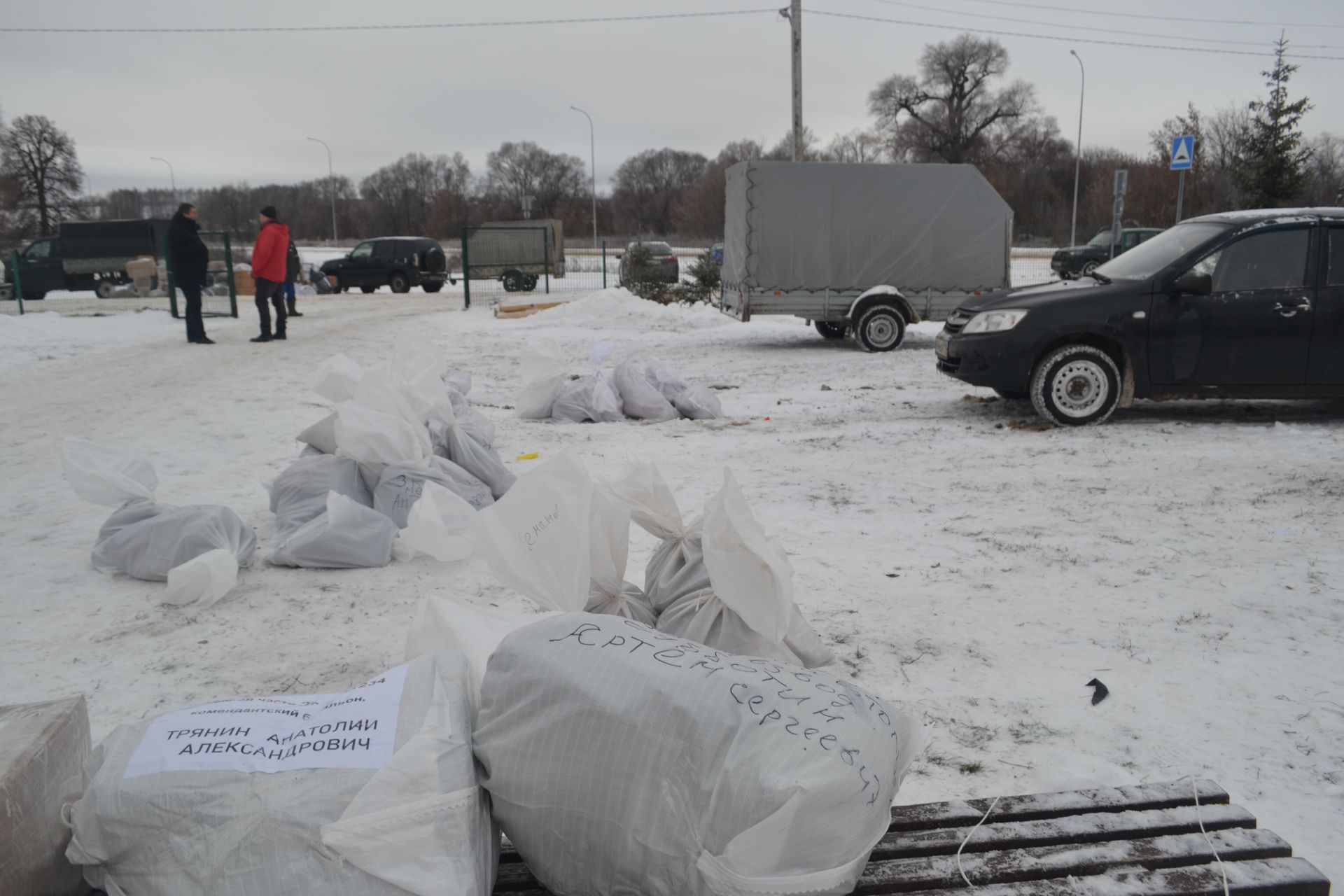 Новогодний конвой: верхнеуслонцы отправили на фронт фуру и «Газель» с подарками