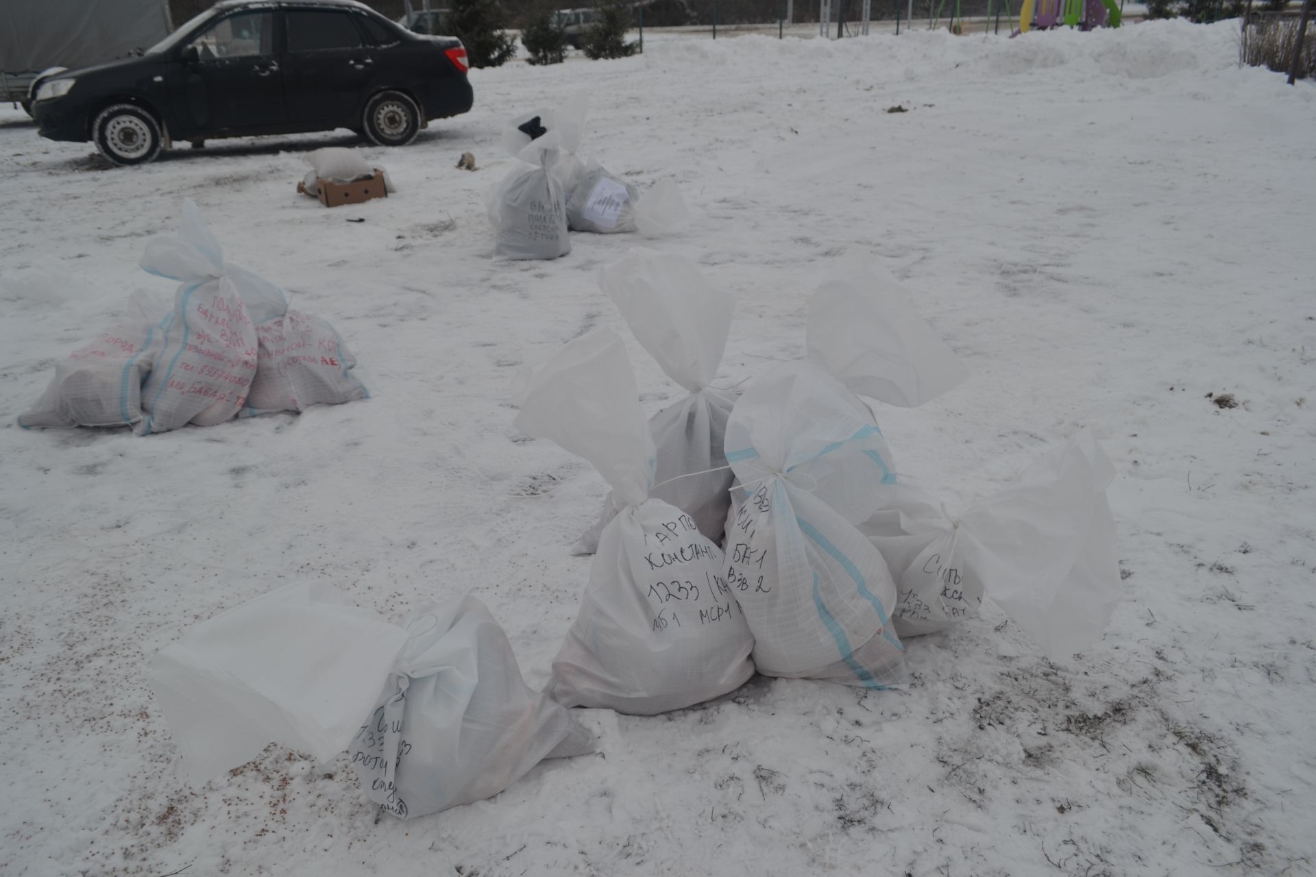 Новогодний конвой: верхнеуслонцы отправили на фронт фуру и «Газель» с подарками