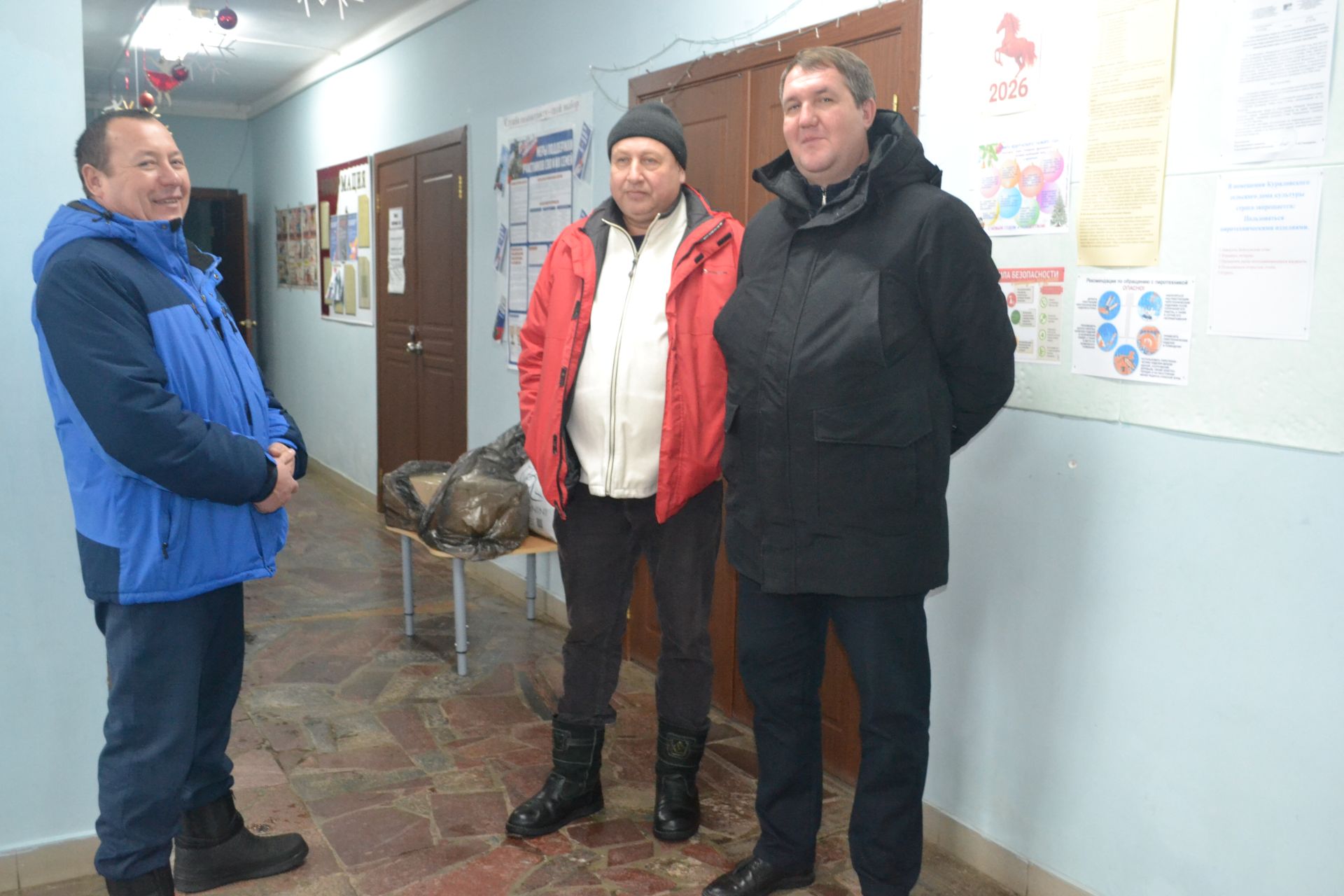 Новогодний конвой: верхнеуслонцы отправили на фронт фуру и «Газель» с подарками