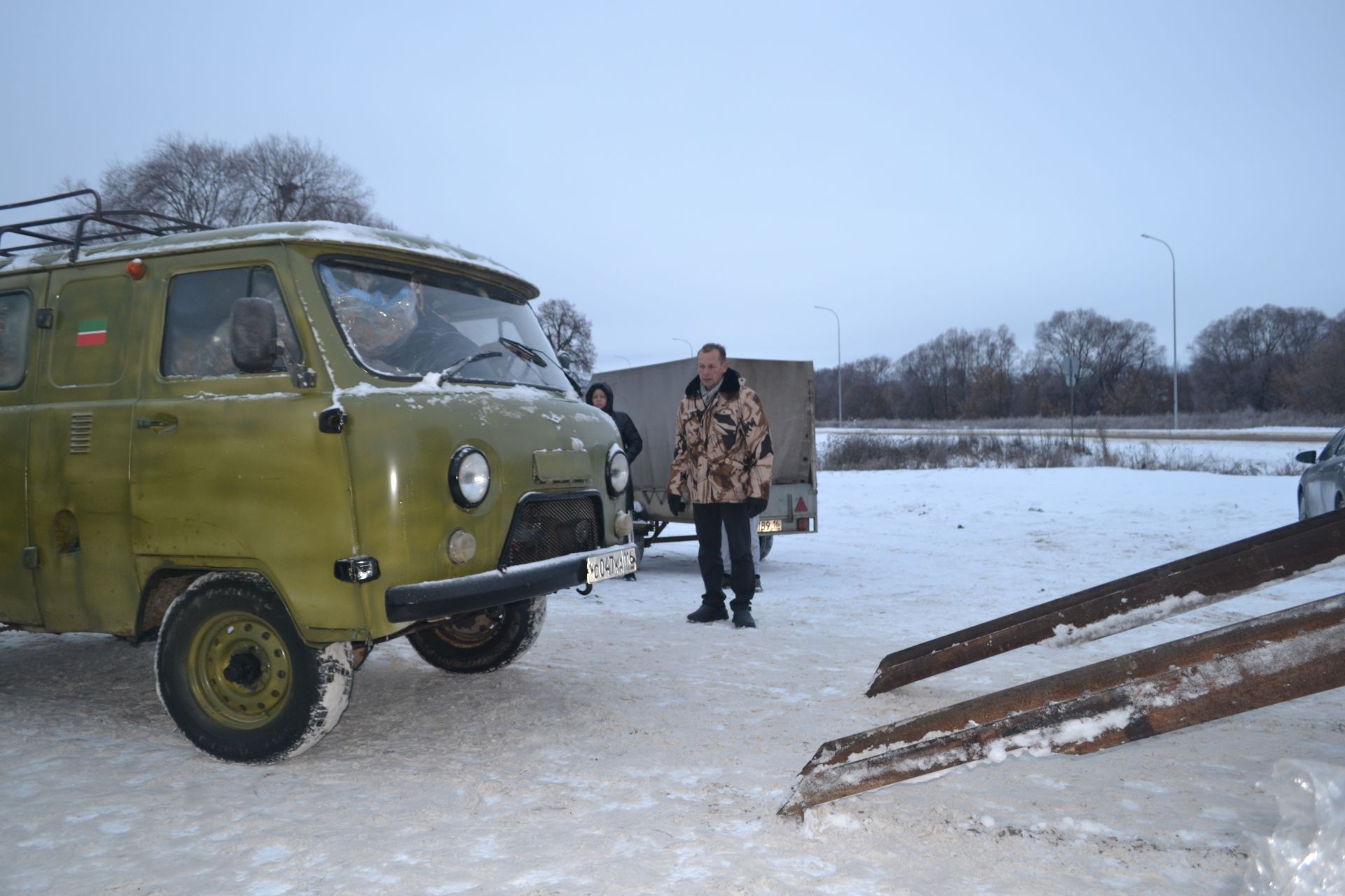 Новогодний конвой: верхнеуслонцы отправили на фронт фуру и «Газель» с подарками