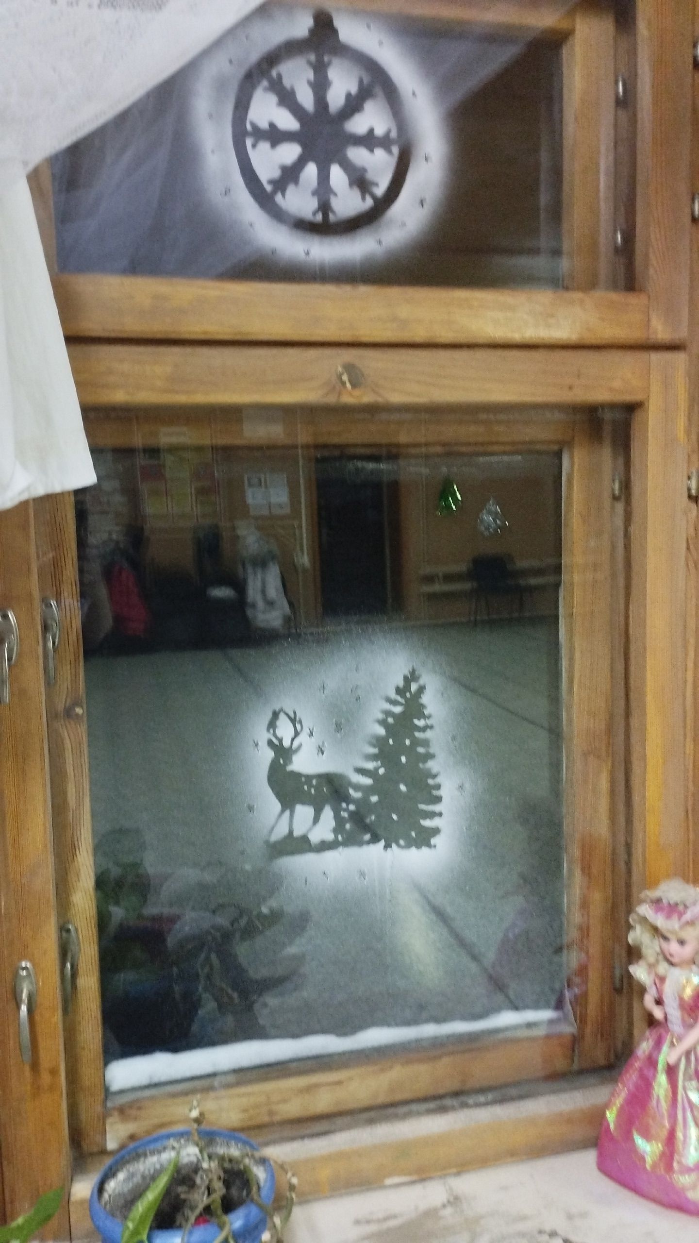 Ямбулатовский ДК присоединился к всероссийской акции «Новогодние окна»