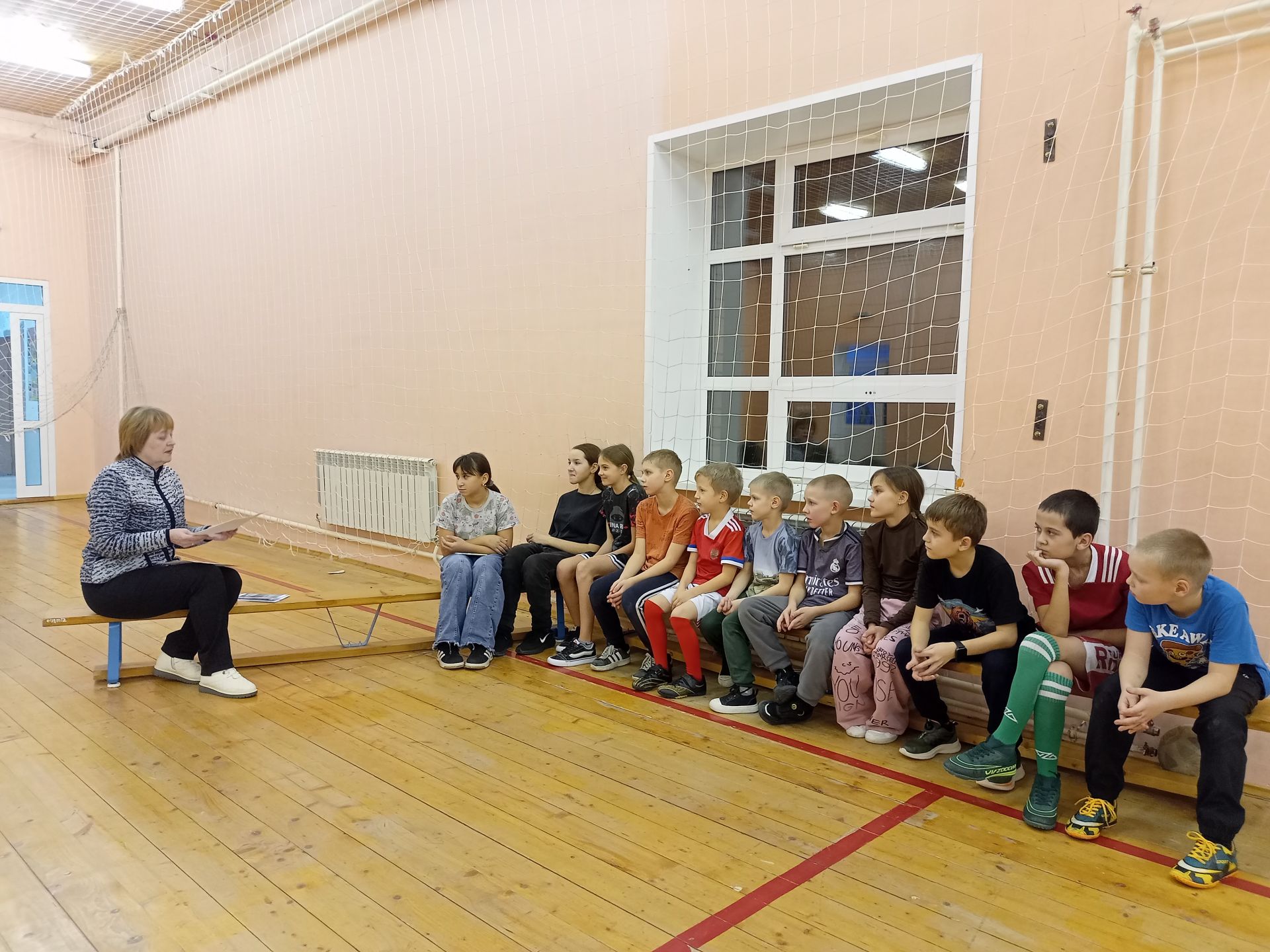 С подростками села Русское Макулово провели беседу о безопасности на льду