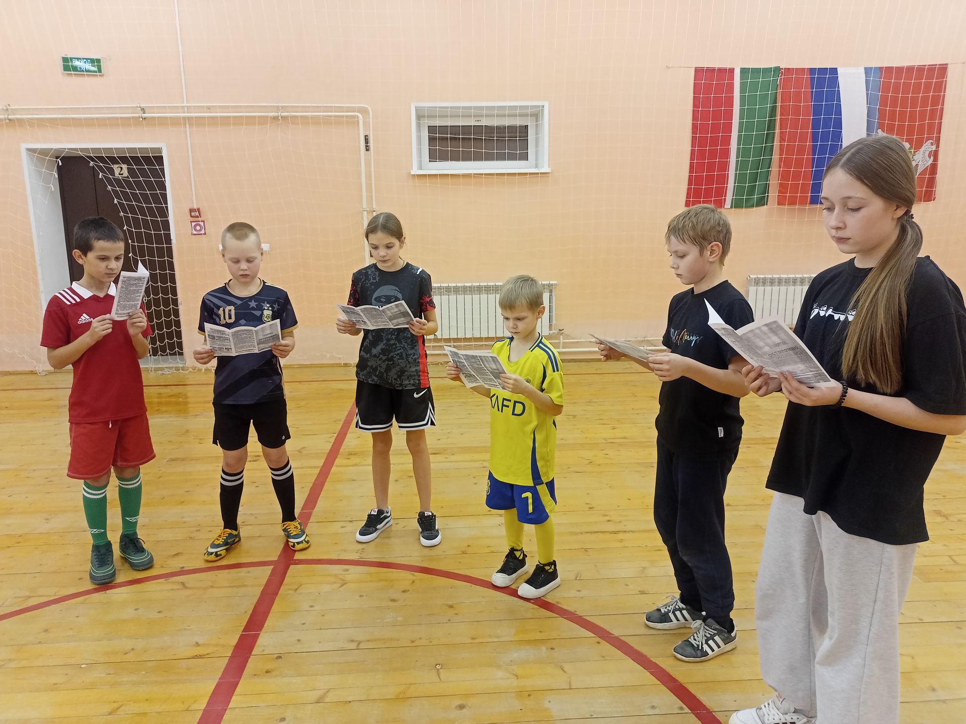 С подростками села Русское Макулово провели беседу о безопасности на льду