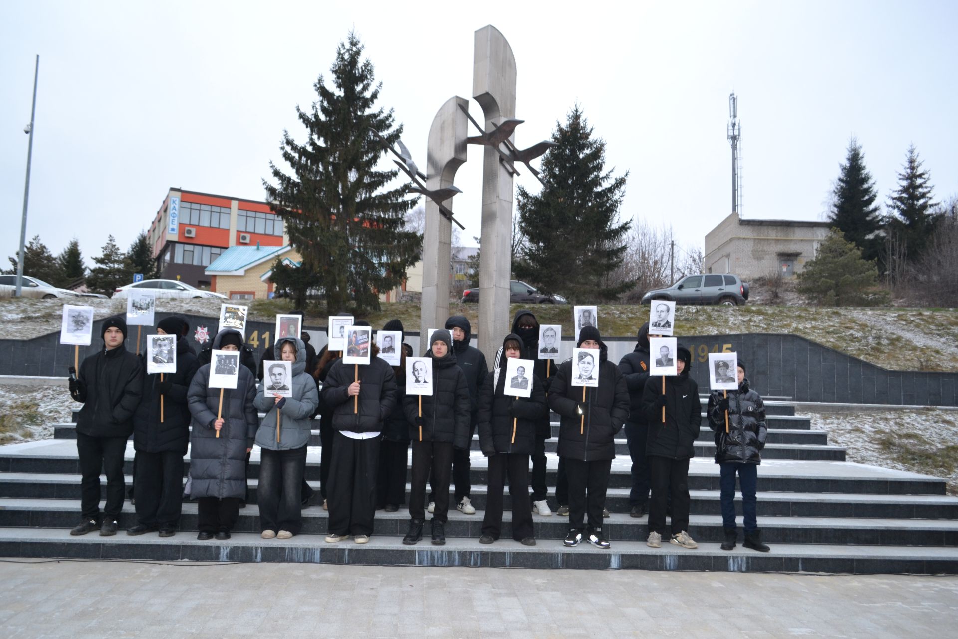 В Верхнем Услоне прошел митинг в честь Героев Отечества