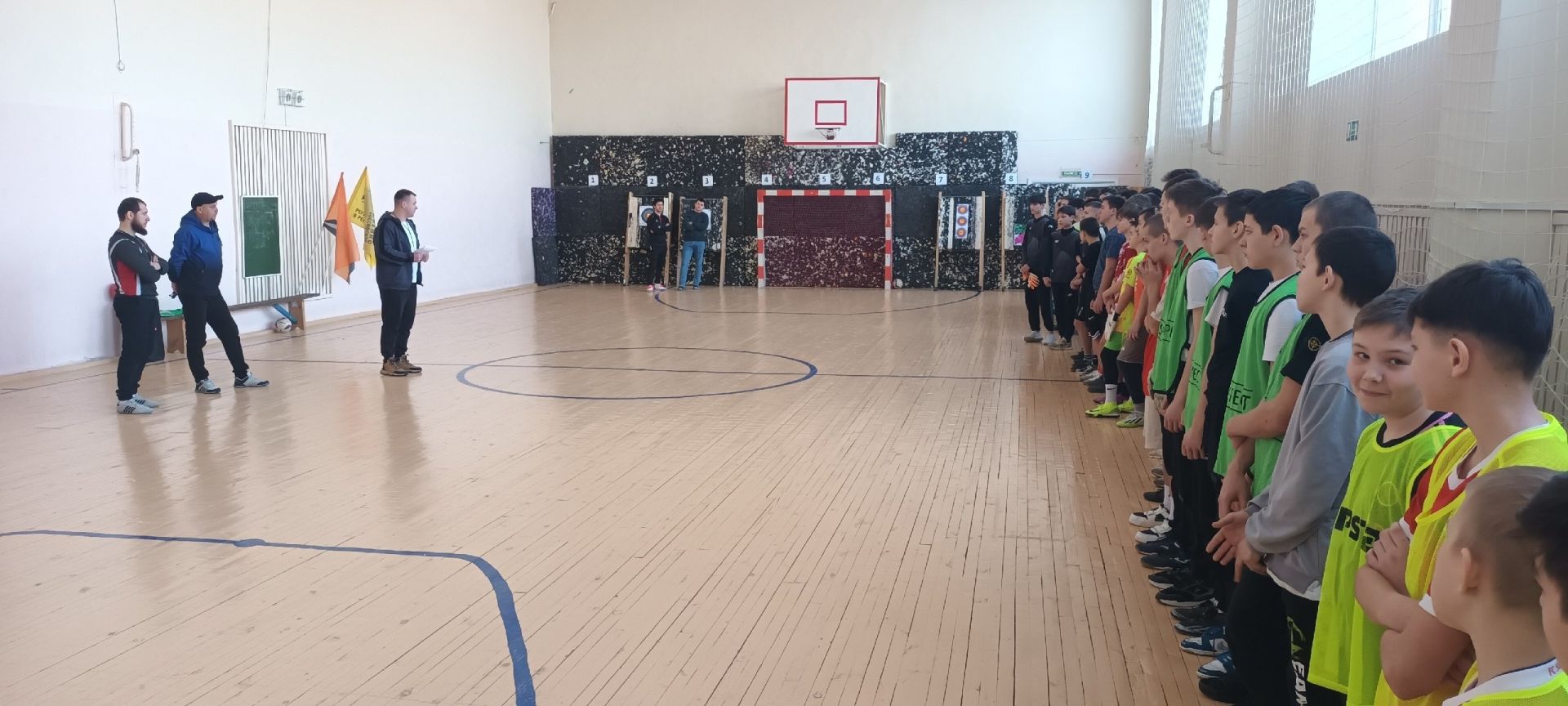 В Верхнем Услоне отряды «Форпост» соревновались в мини-футболе