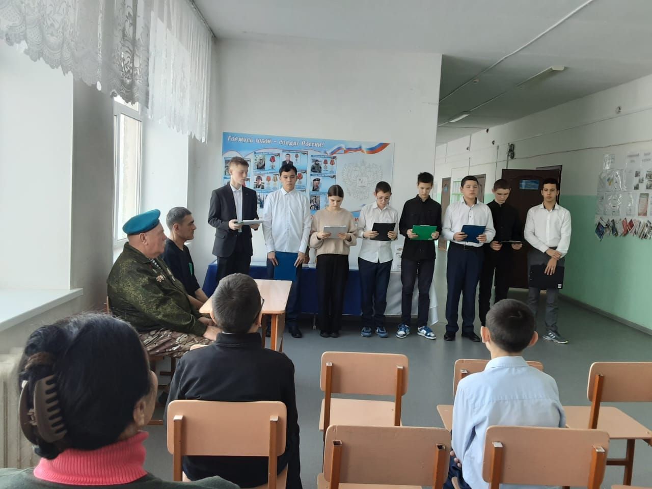 Октябрьский бистәсе мәктәбендә парламент дәресе узды