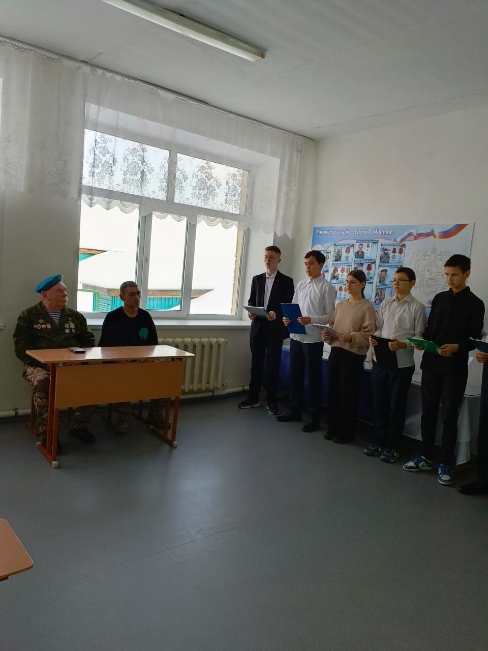 Октябрьский бистәсе мәктәбендә парламент дәресе узды