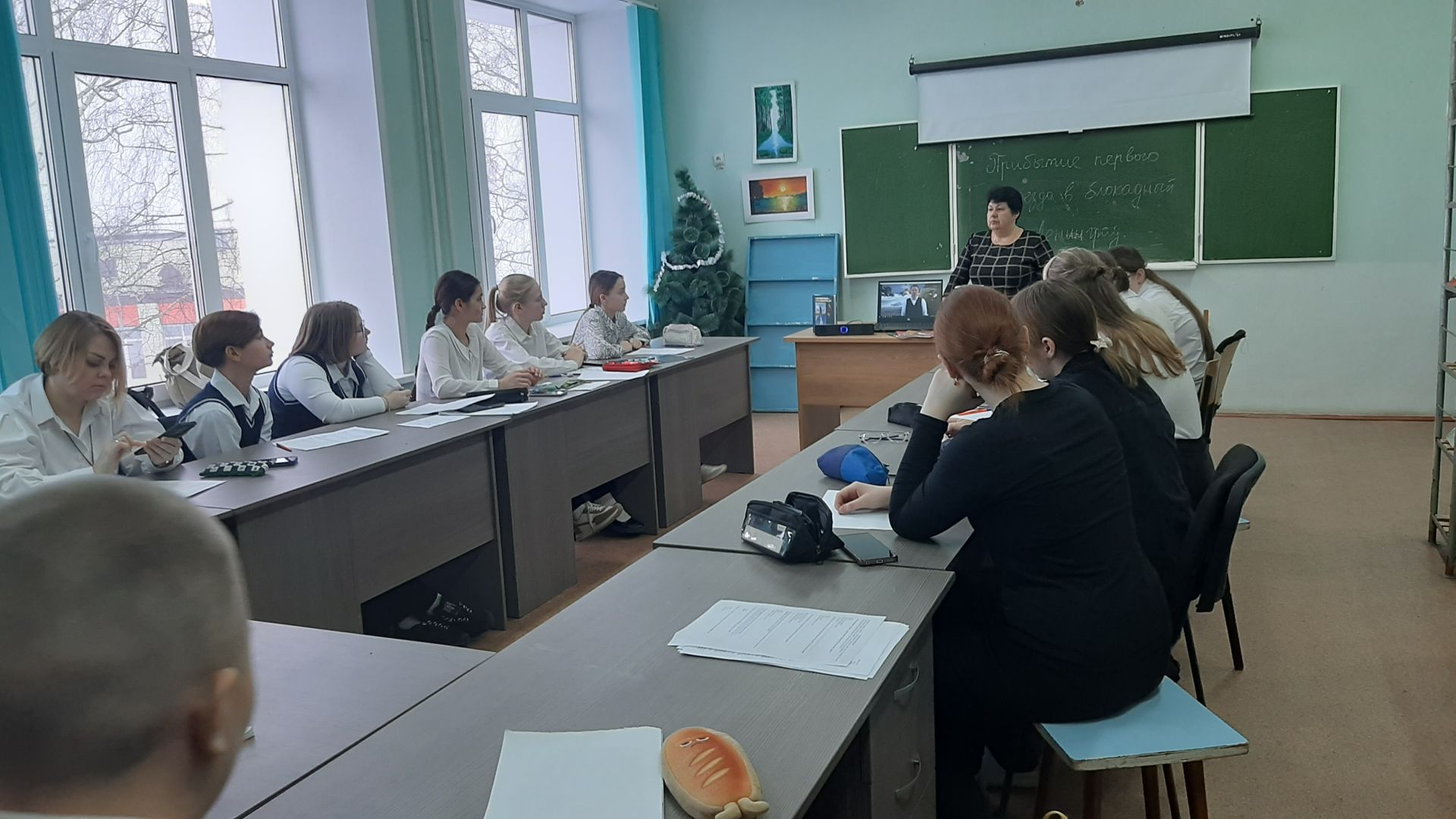 В Верхнеуслонской школе прошел урок мужества к Дню воинской славы России