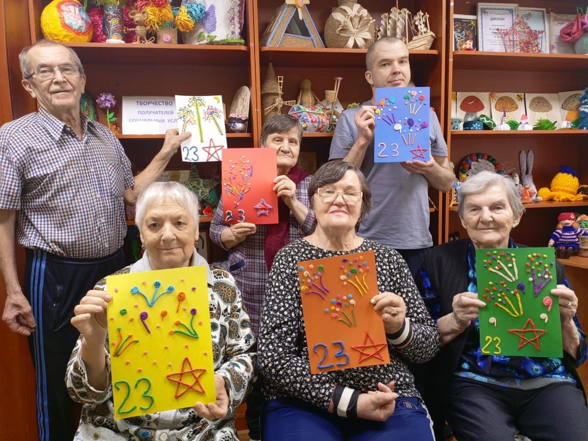 В Верхнеуслонском Доме-интернате мастерили праздничный салют