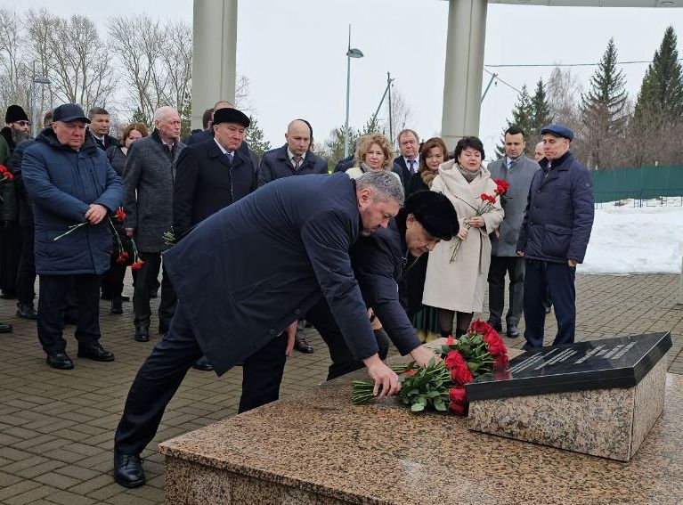 В Верхнем Услоне проходит выездное заседание Президиума Госсовета РТ