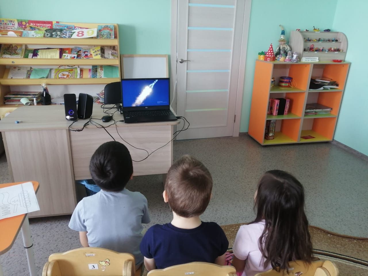 Түбән Осланда Космонавтика көненә багышланган дәрес узды