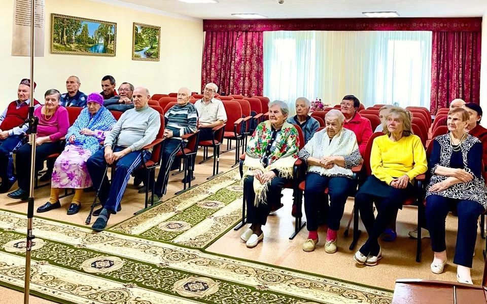 В Верхнеуслонском доме-интернате прошел концерт Евгения Скрябина