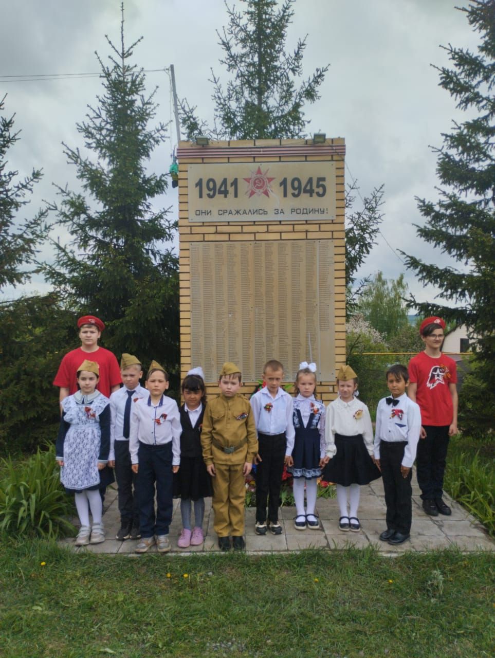 В Печищах почтили память героев в День Победы