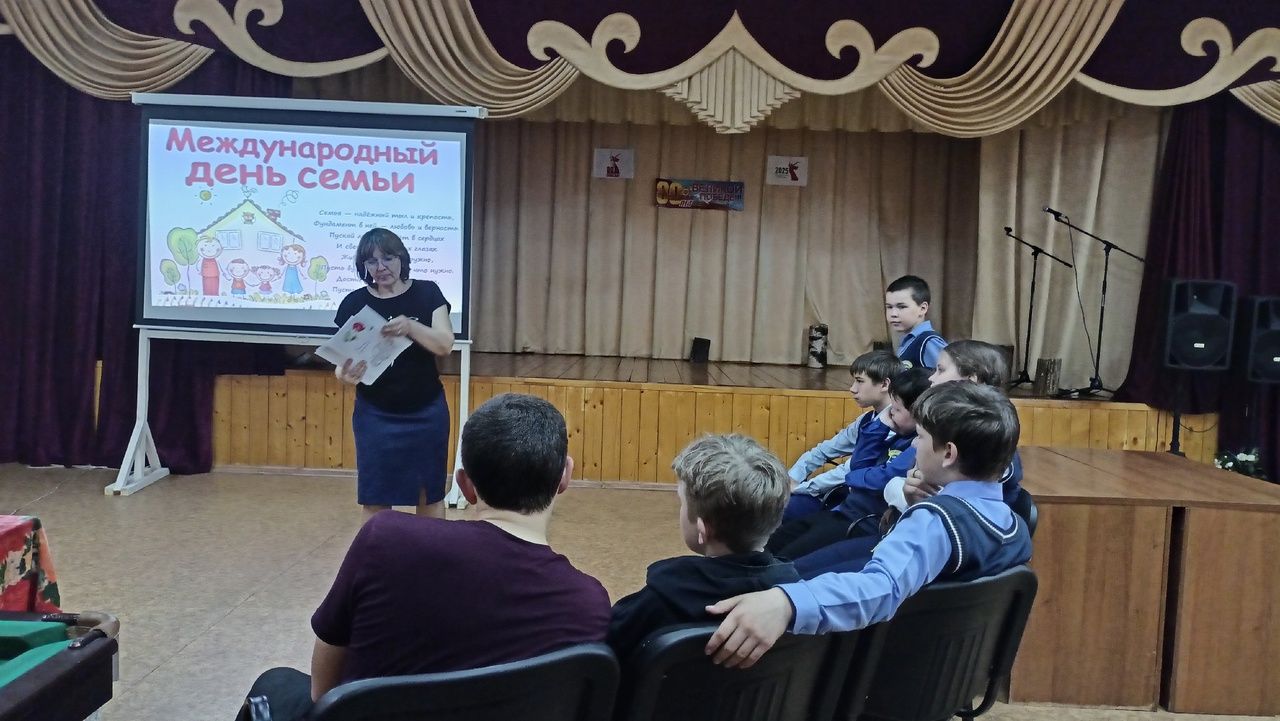 «Венец всех ценностей – семья»: литературная викторина в Кильдеевском СДК