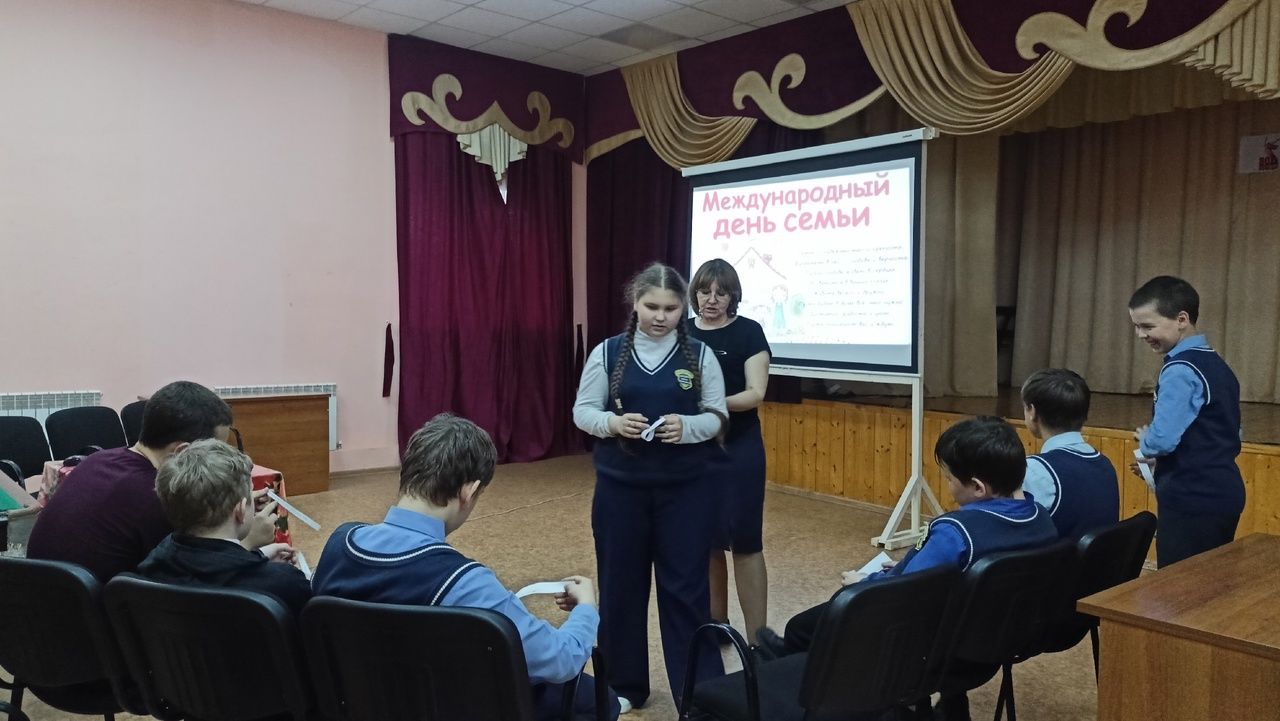 «Венец всех ценностей – семья»: литературная викторина в Кильдеевском СДК