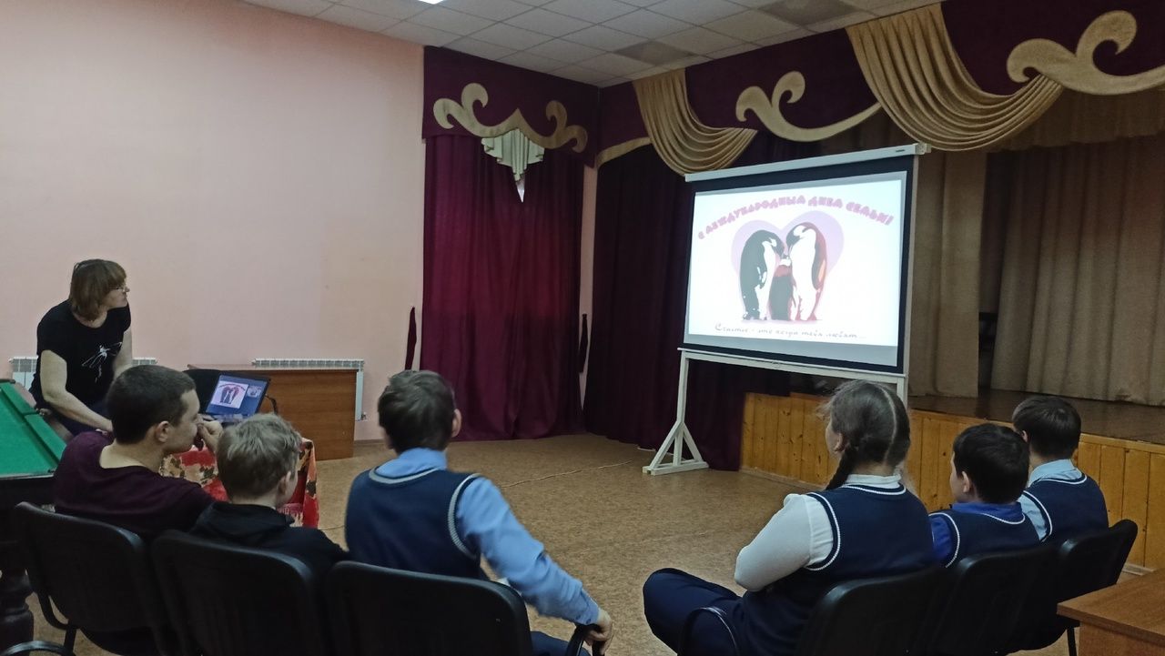 «Венец всех ценностей – семья»: литературная викторина в Кильдеевском СДК