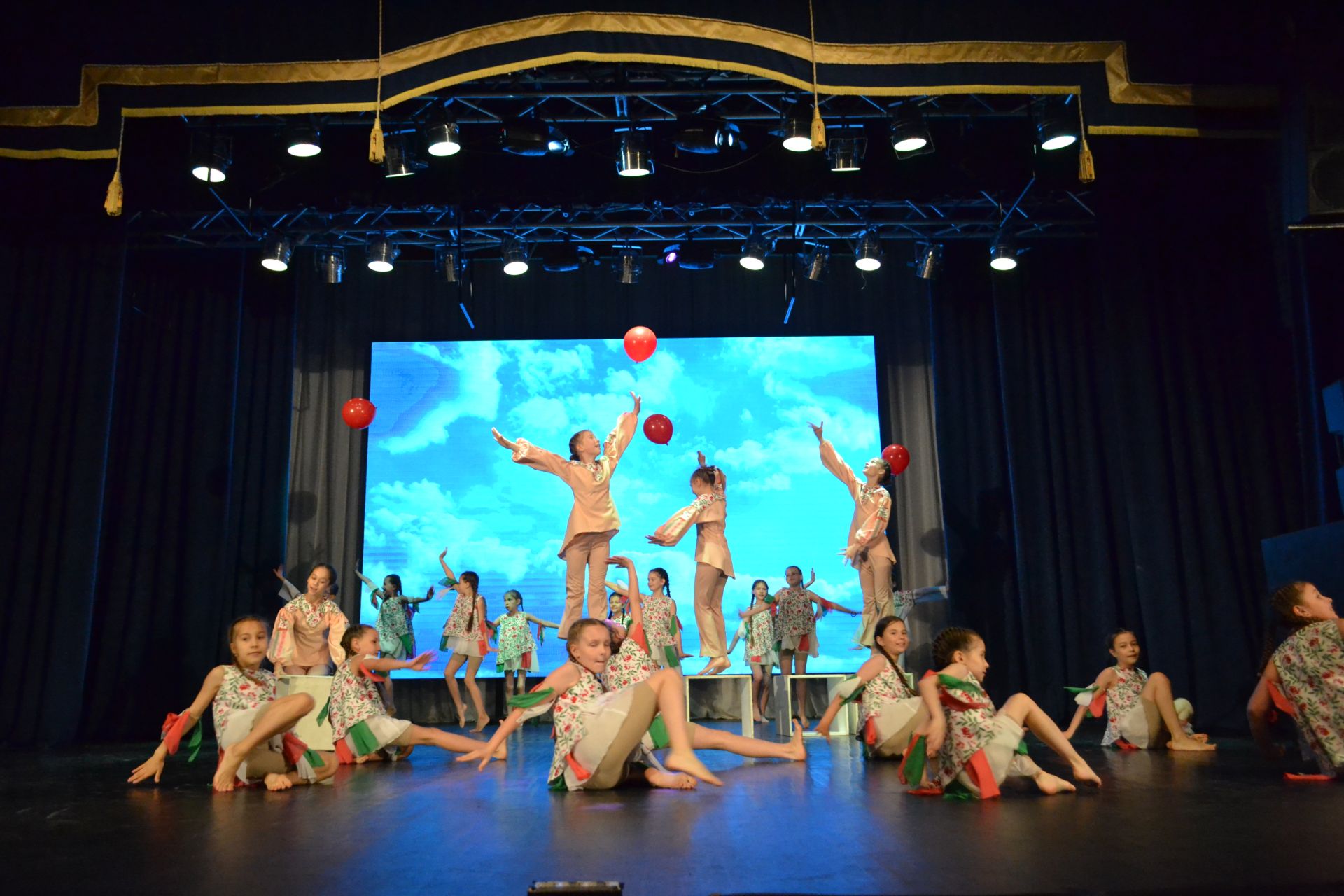 10 лет «Конфетти»: от первого шага до аплодисментов