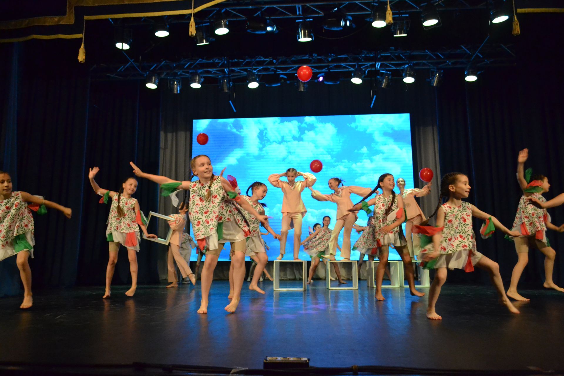 10 лет «Конфетти»: от первого шага до аплодисментов