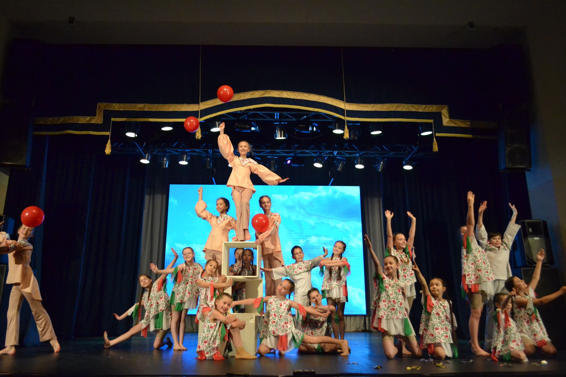 10 лет «Конфетти»: от первого шага до аплодисментов