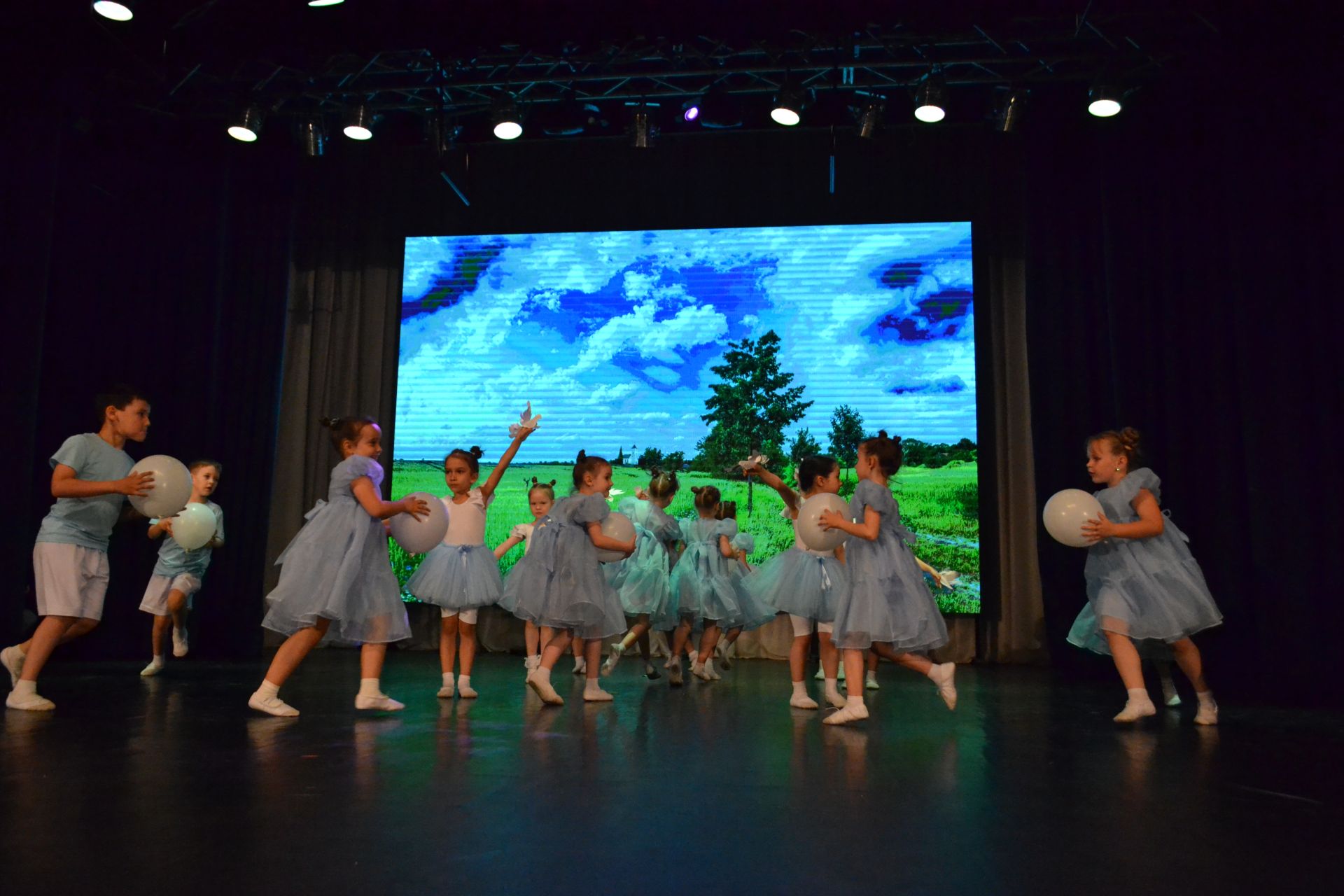 10 лет «Конфетти»: от первого шага до аплодисментов