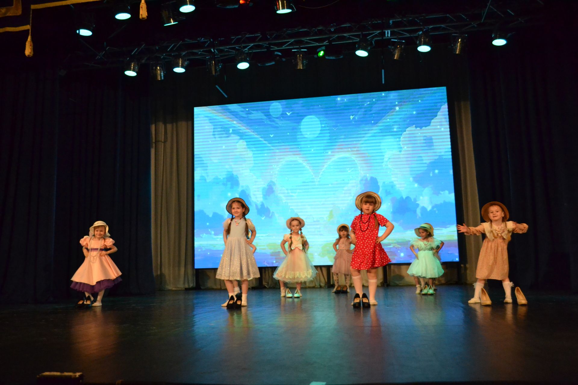 10 лет «Конфетти»: от первого шага до аплодисментов