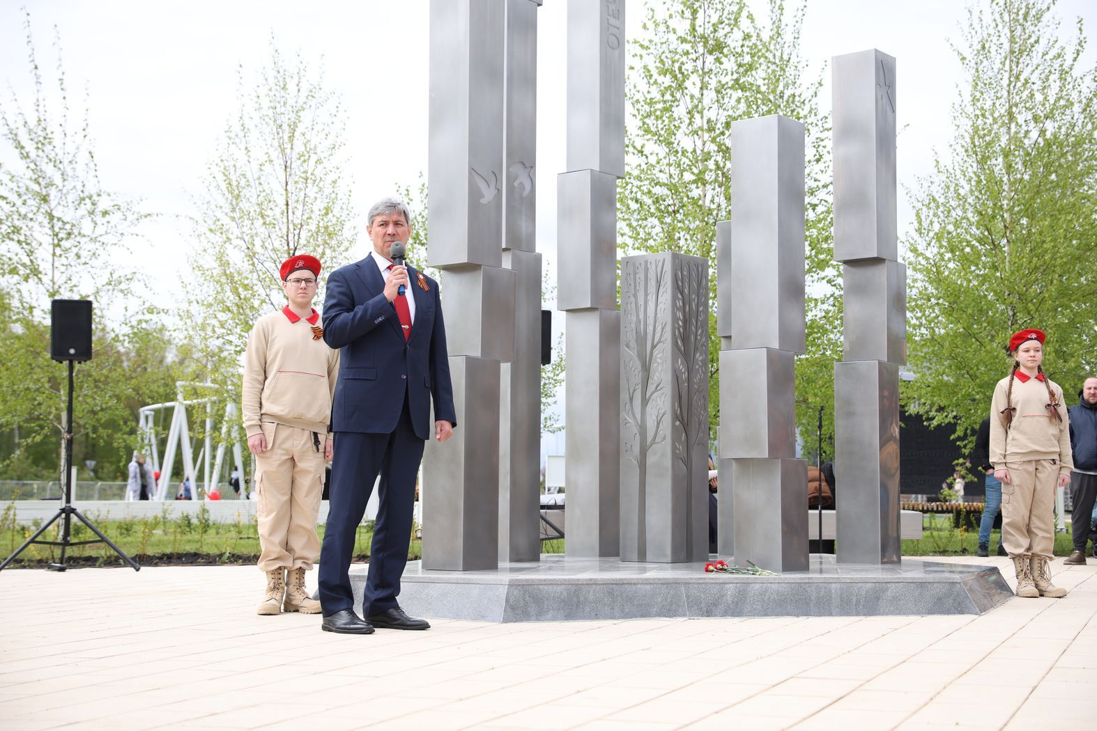 Иннополис почтил Героев новым монументом в День Победы