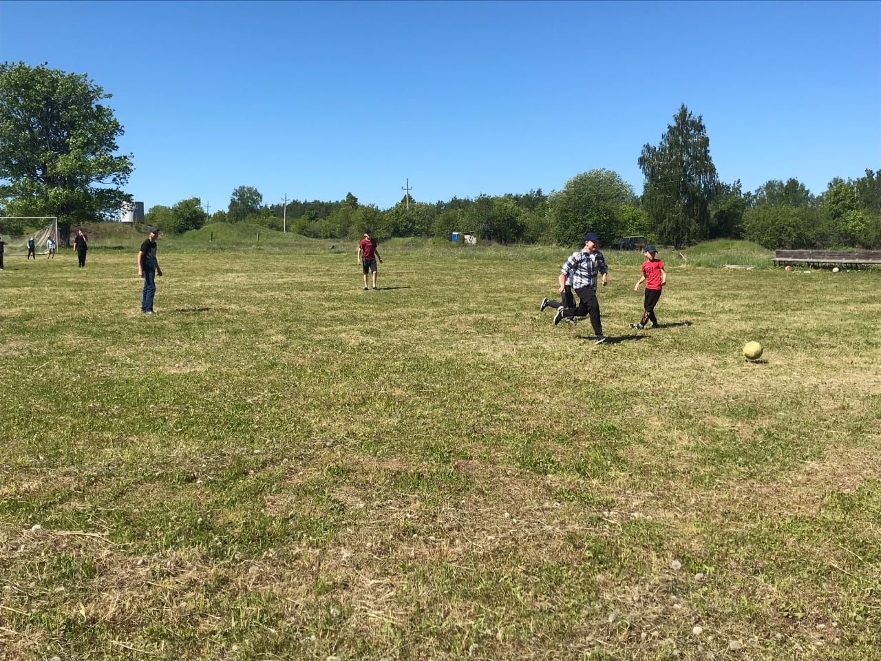 Балаларны яклау көнен Октябрьский балалары походта билгеләп үттеләр