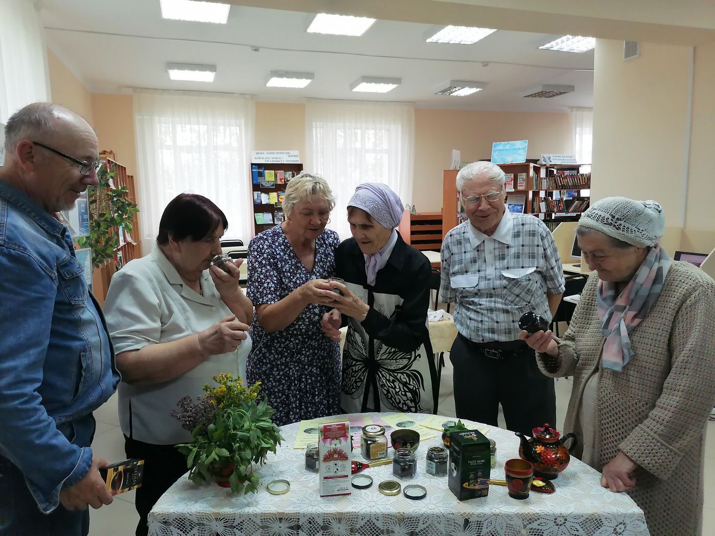 В Верхнеуслонской библиотеке прошла встреча в рамках «Активного долголетия»