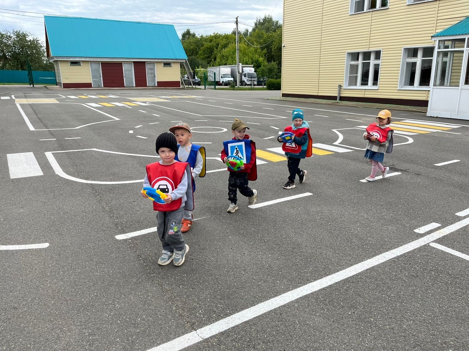 В «Березке» малыши осваивали азы дорожной безопасности