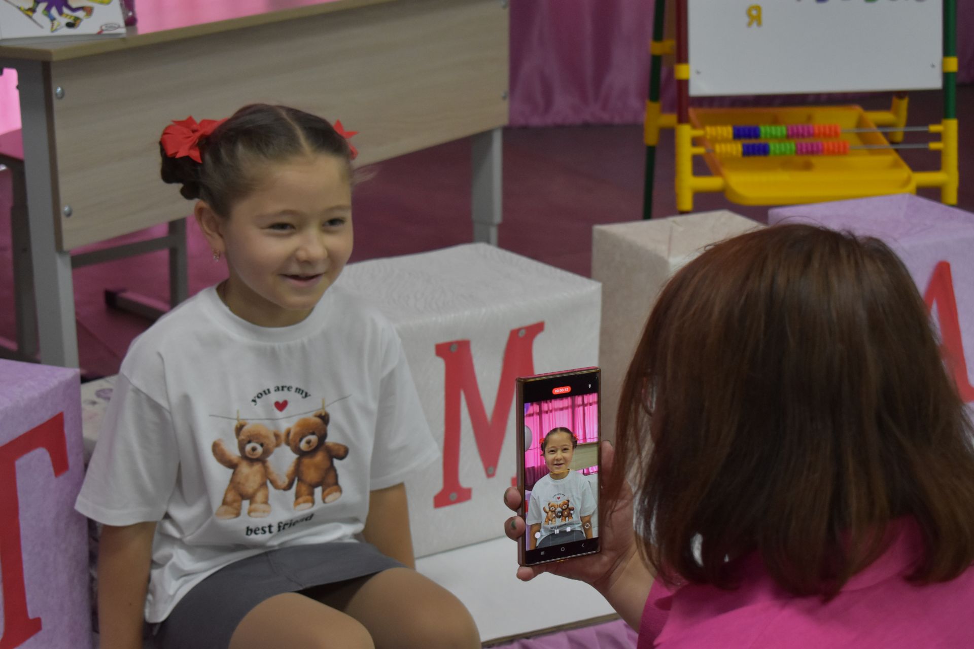 В Верхнем Услоне вручили рюкзаки будущим первоклашкам