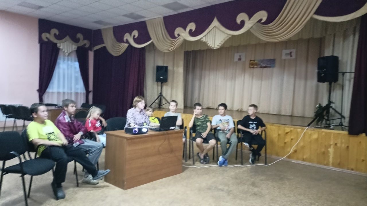 Час истории о Курской битве провели для детей в Кильдеевском ДК