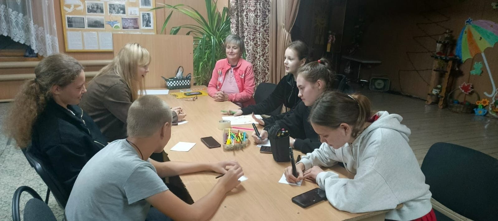 В Ямбулатове подростки составили на тренинге карту счастья