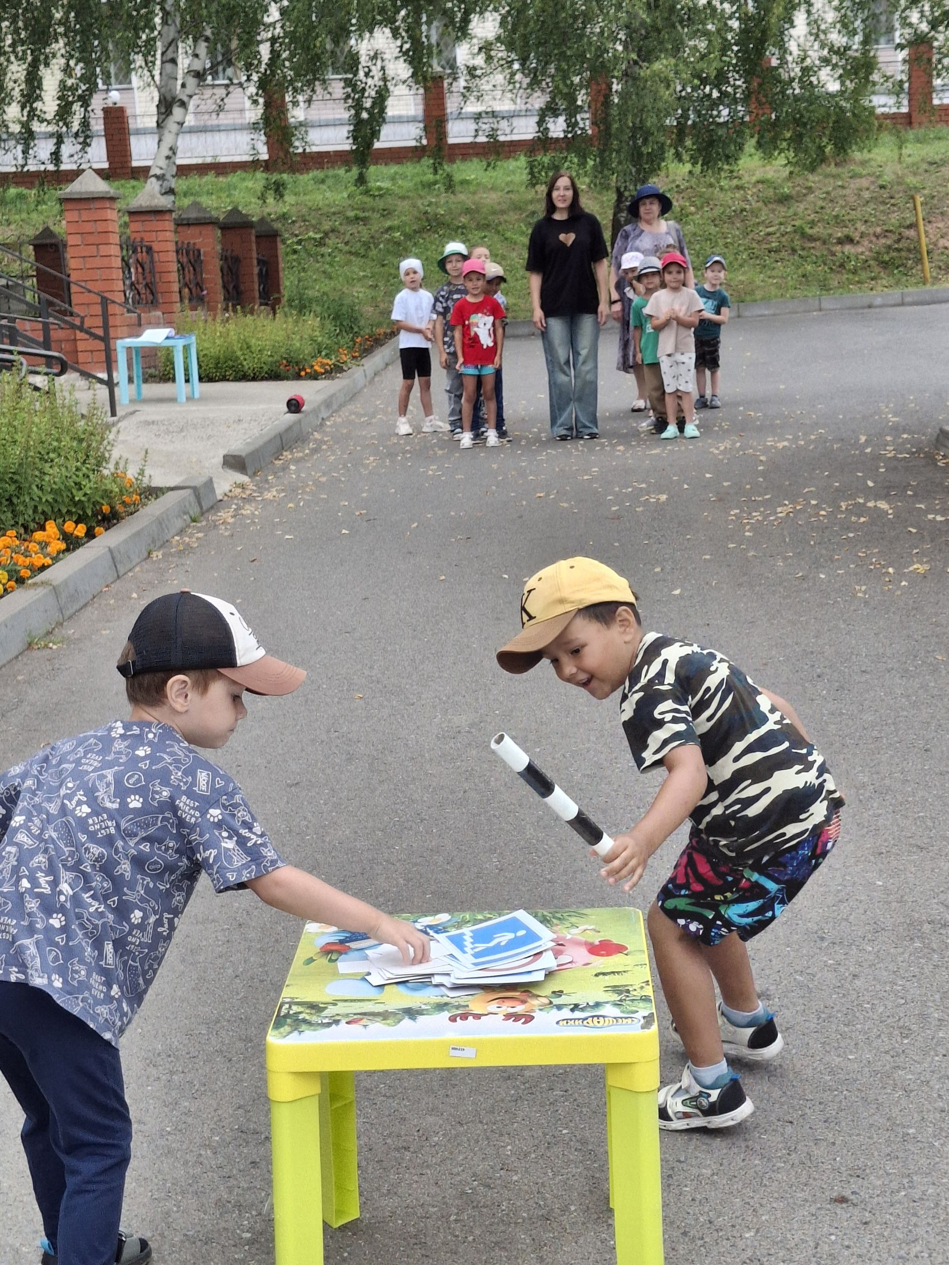 Балалар китапханәсендә Светофор көнен билгеләп үттеләр