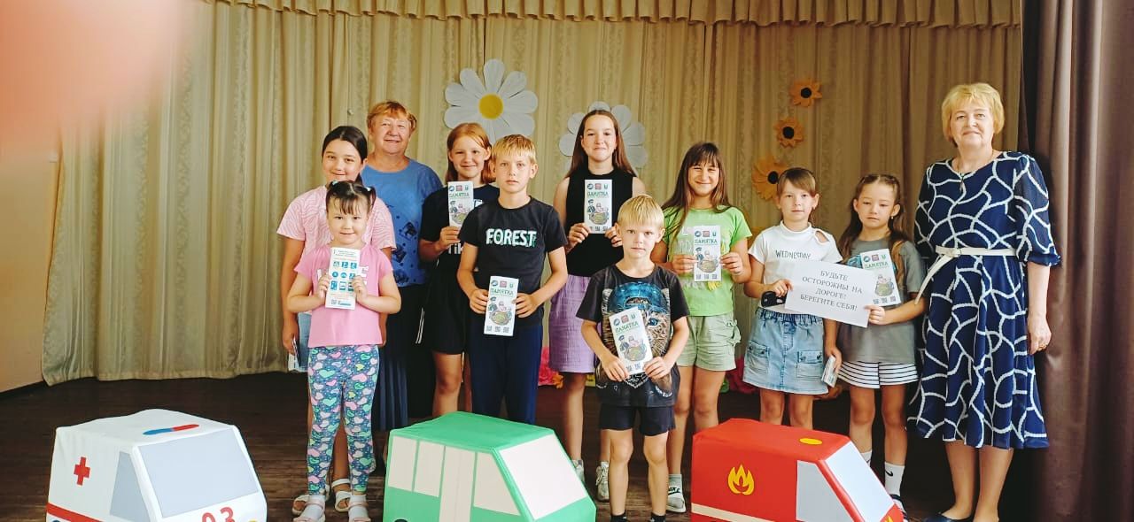 Юные пешеходы в Макулове изучили ПДД в игровой форме