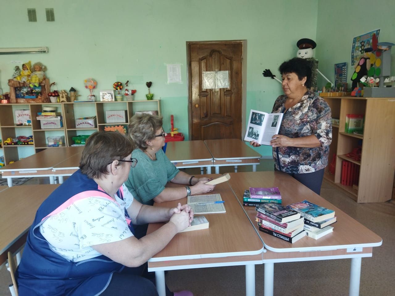 Үзәк китапханә Гариф Ахунов иҗаты белән таныштыра