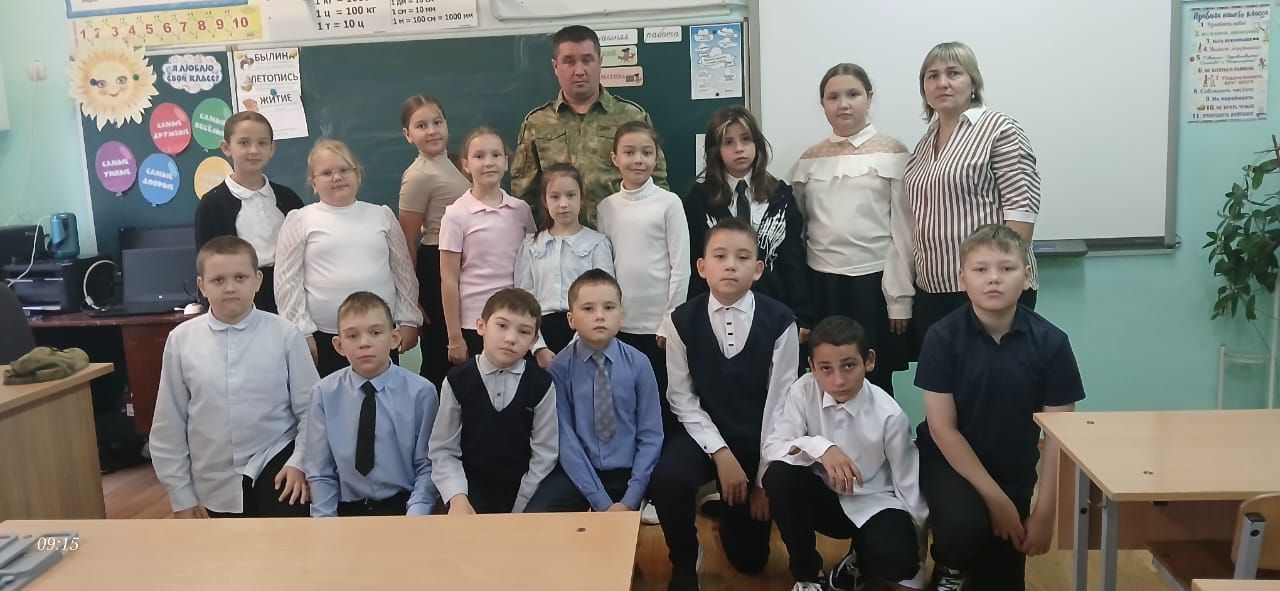Боец СВО провел в Верхнем Услоне Уроки мужества