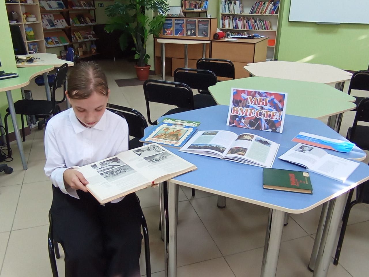 Балалар китапханәсе күргәзмәгә чакыра