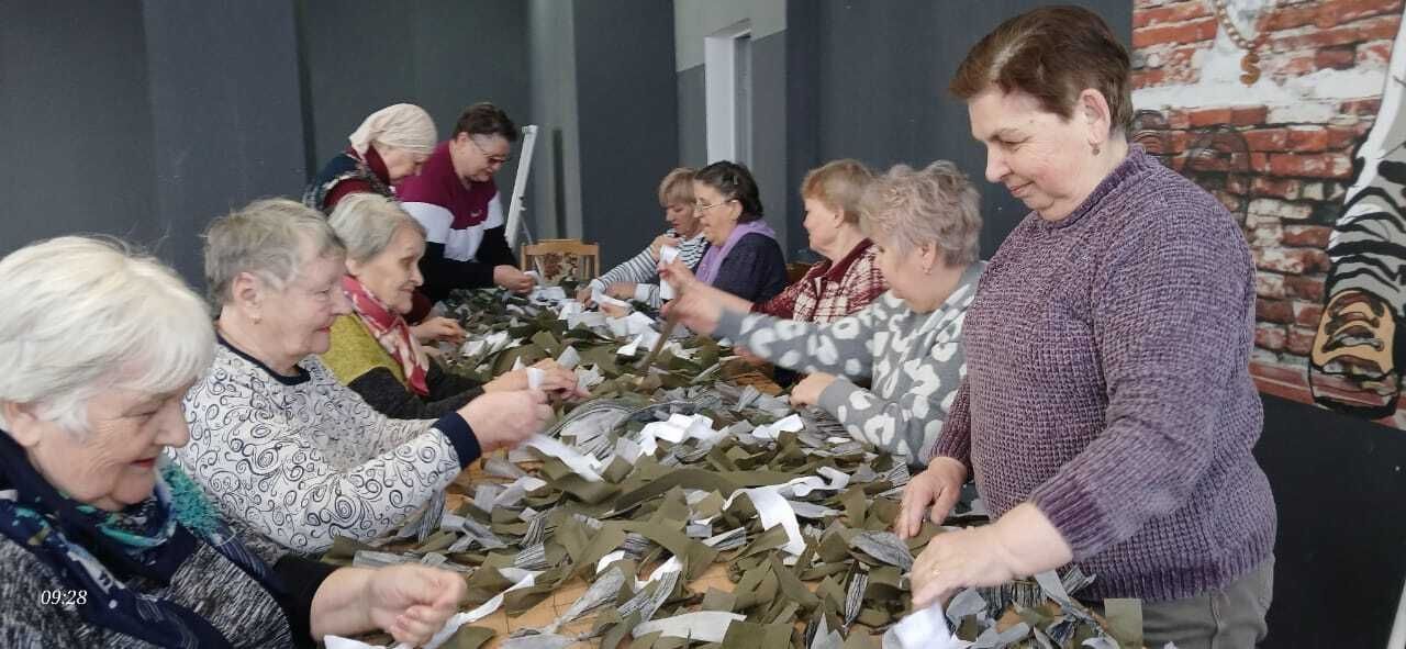 Серебряные волонтёры Верхнего Услона отправили новую посылку на фронт