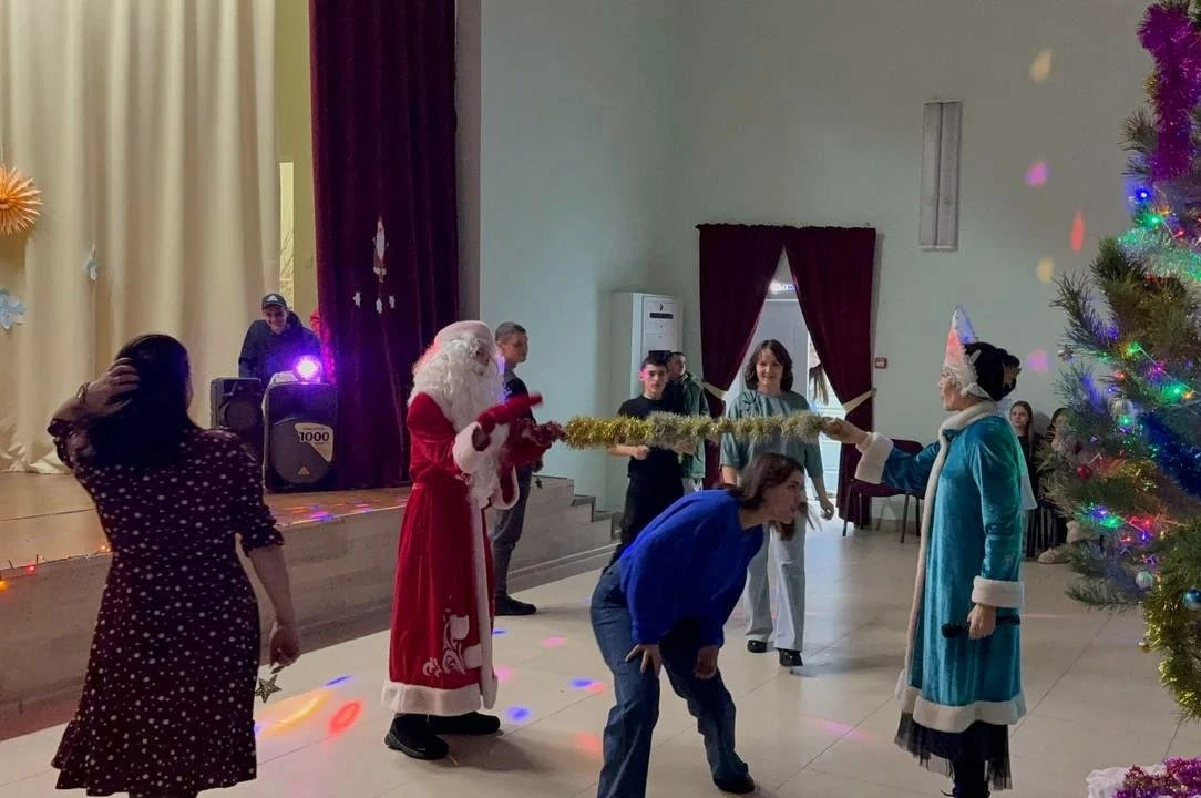 Октябрьский бистәсендә Яңа ел дискотекасы узды