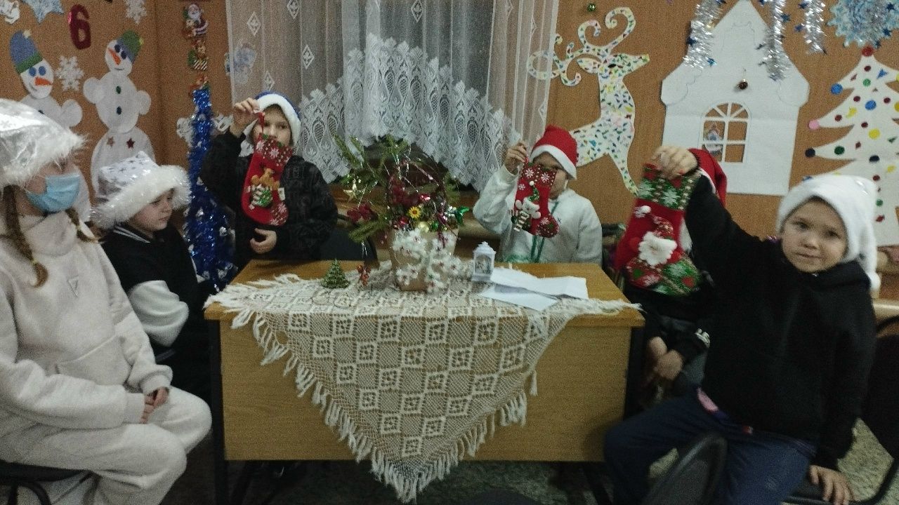Путешествие в царство Деда Мороза устроили в Ямбулатовском СДК